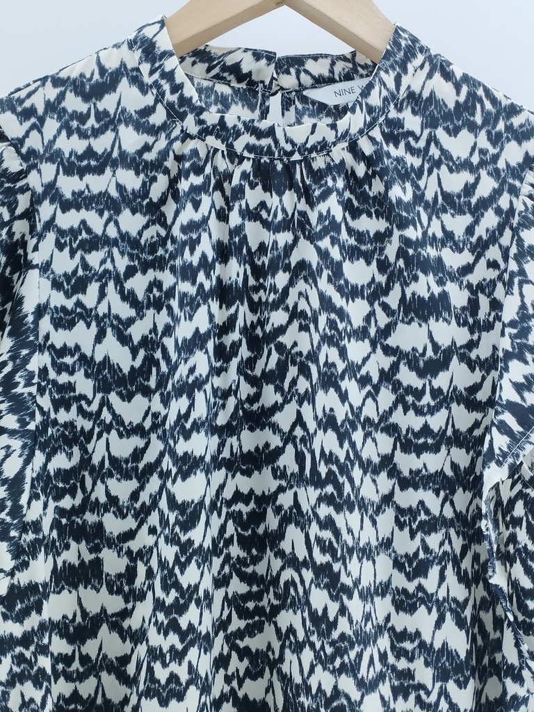REMERA NEGRO BLANCO NINE WEST T:M