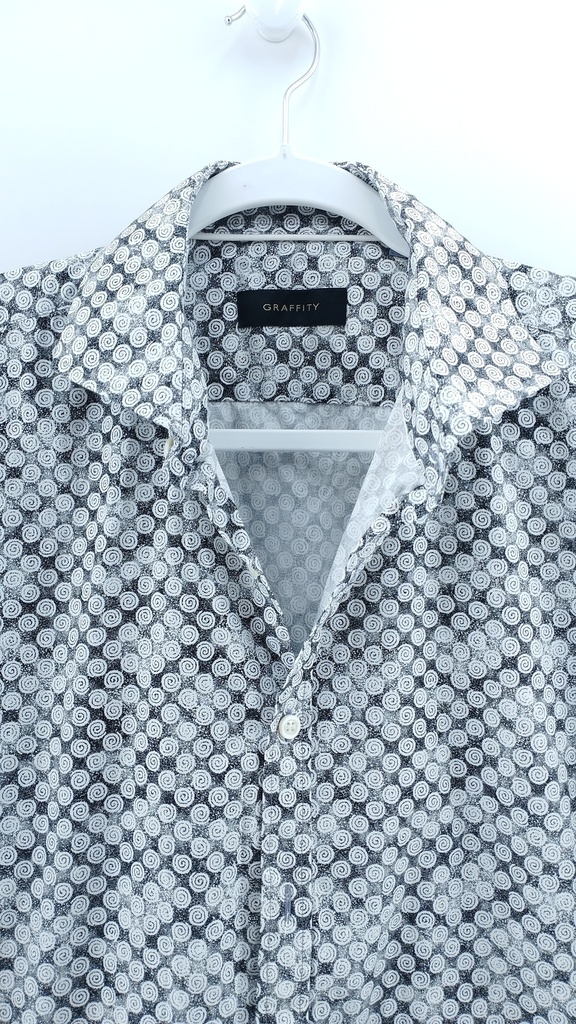 CAMISA BLANCA NEGRA GRAFFTY T:L