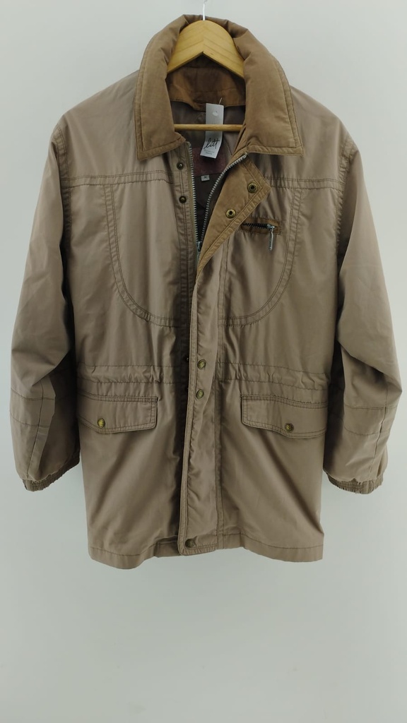 CAMPERA MARRÓN LACAR T:M