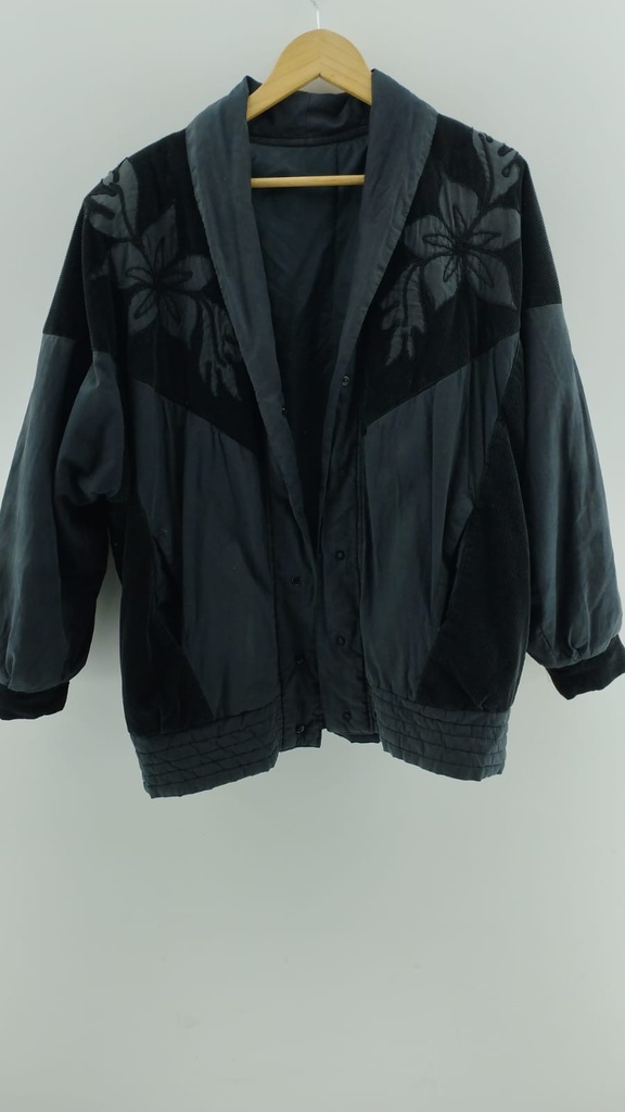 Campera floreada negra con corderoy T:XL