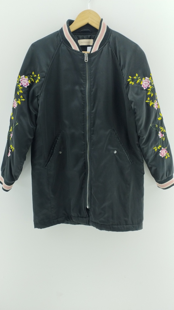 Campera negra mangas floreadas RAPSODIA T:L