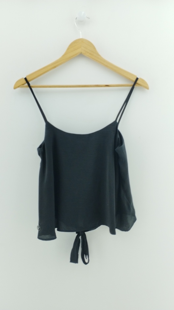 Blusa negra voladitos T:M