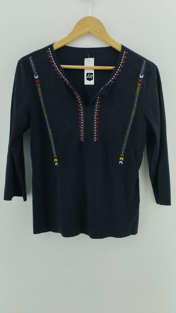 Remera negra estilo bohemio T:M