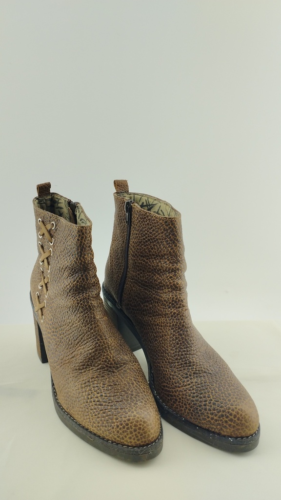 Botas marrones detalle cordón ABIEL T:40