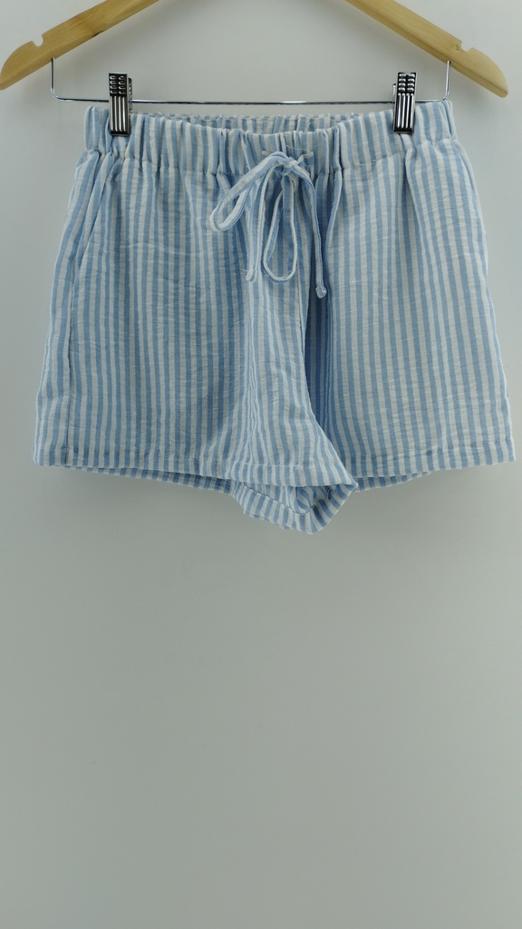 Short rayas verticales blancas y celestes T:38
