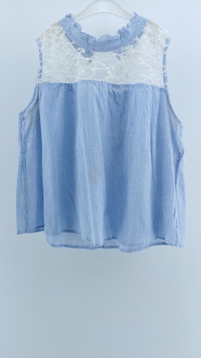 [1272-17] BLUSA CELESTE CON DETALLE