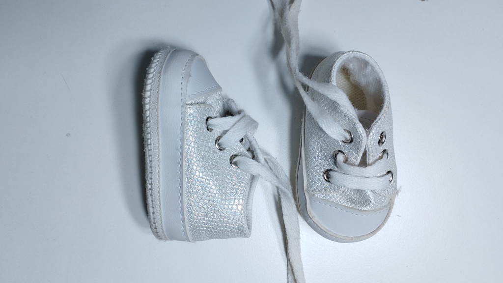 ZAPATILLAS PLATEADO Otras marcas T:16