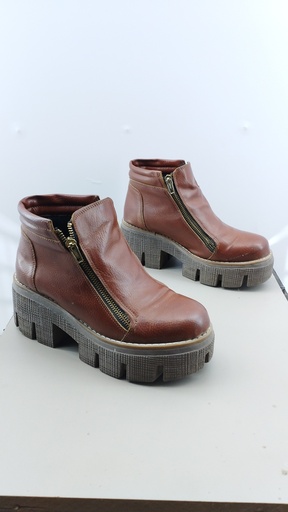 [P02068-01] BOTAS MARRÓN T:35