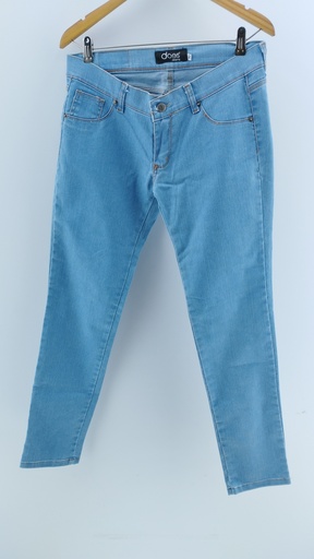 [P02418-06] JEANS CELESTE DOES JEANS T:40