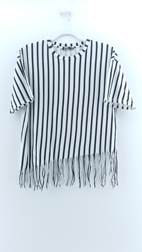 [P02835-01] REMERA BLANCO NEGRO BERSHKA T:M