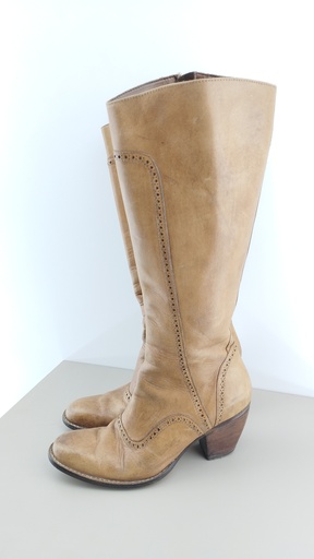 [P03383-01] BOTAS MARRÓN T:36