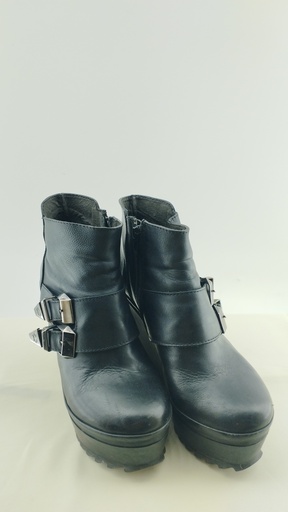 [P04739-3] Botas negras cintos plateados SARKANY T:40
