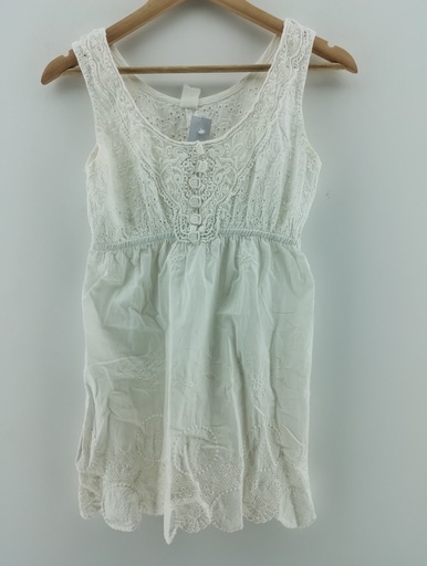 [P04857-7] Blusa blanca calada T:40